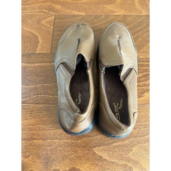 Easy Street Women's Mules Flats Tan Faux Leather Slip Ons NEW 7 M - Picture 6 of 6